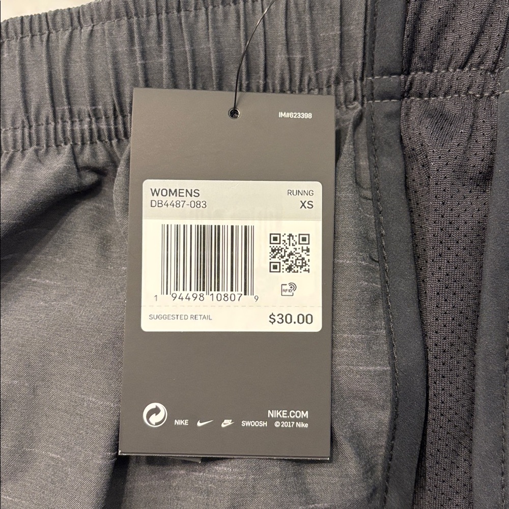 Nike Women’s Core Tempo Running Shorts in Heather Black, size XS, NWT - Picture 9 of 13